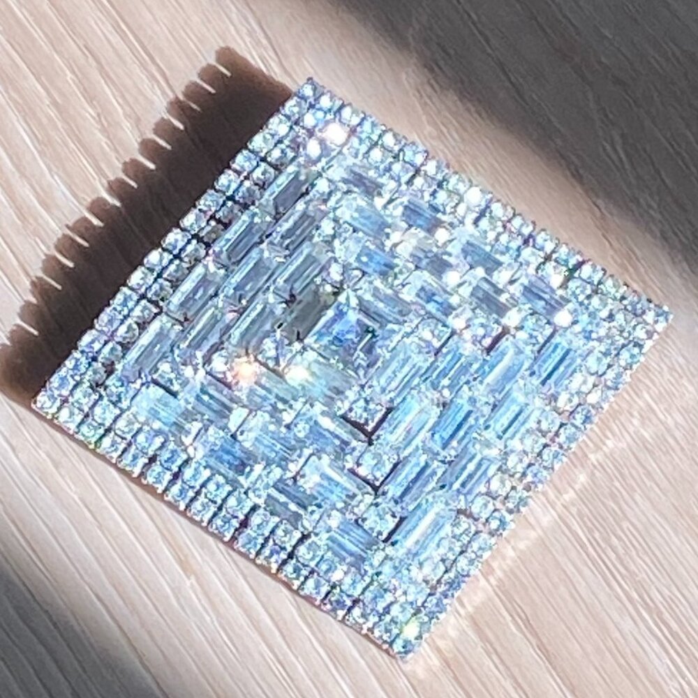 Unsigned Vintage Brooch.  A Stunner.  Someone said it is Schreiner.